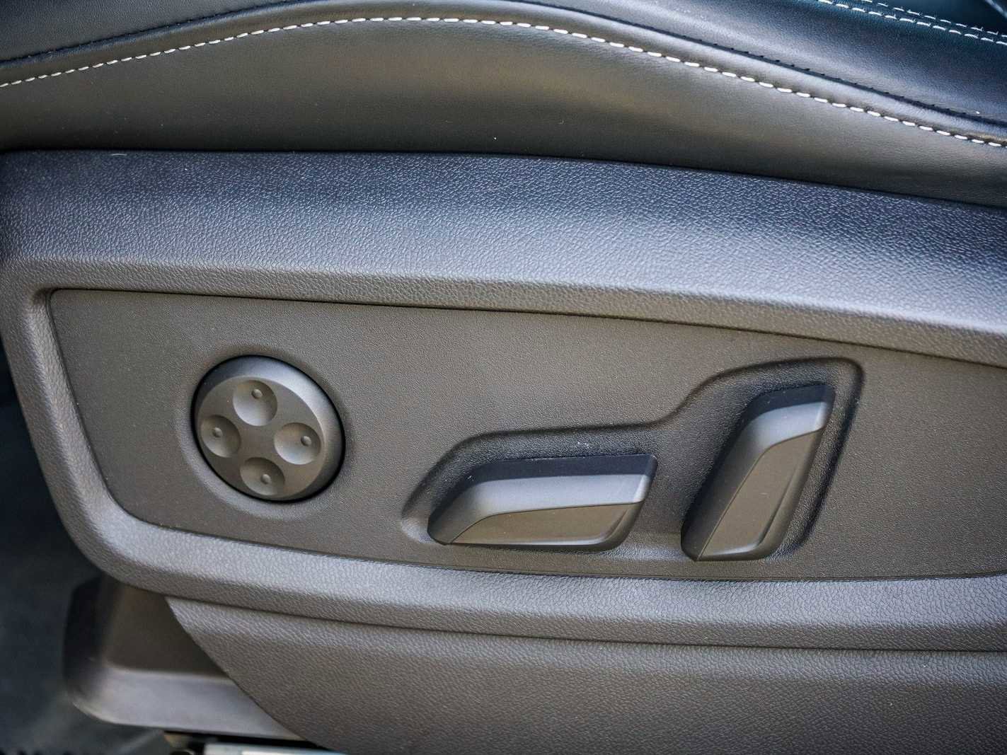 Used 2023 Audi SQ5 Prestige w/ Prestige Package image 20