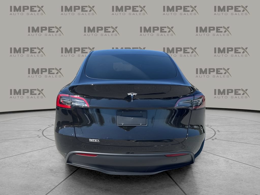 Used 2025 Tesla Model Y Long Range RWD image 4
