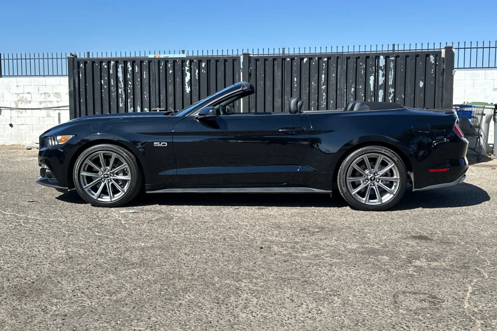 Used 2016 Ford Mustang GT Premium w/ Equipment Group 401A RWD image 6