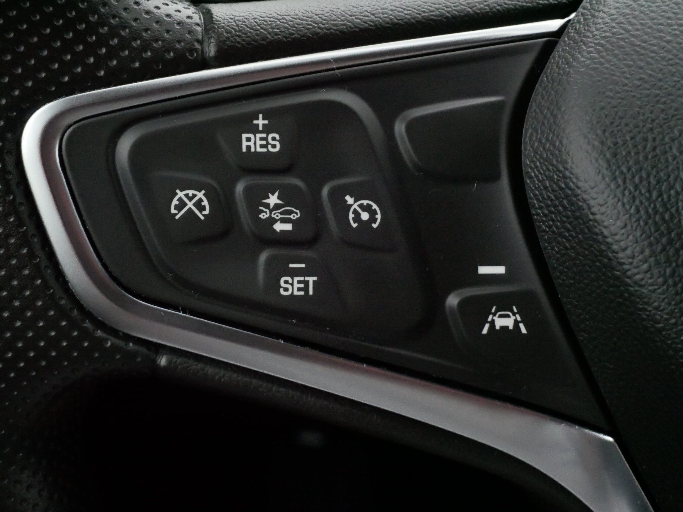 Used 2024 Chevrolet Equinox LS w/ LS Convenience Package AWD/4WD image 25