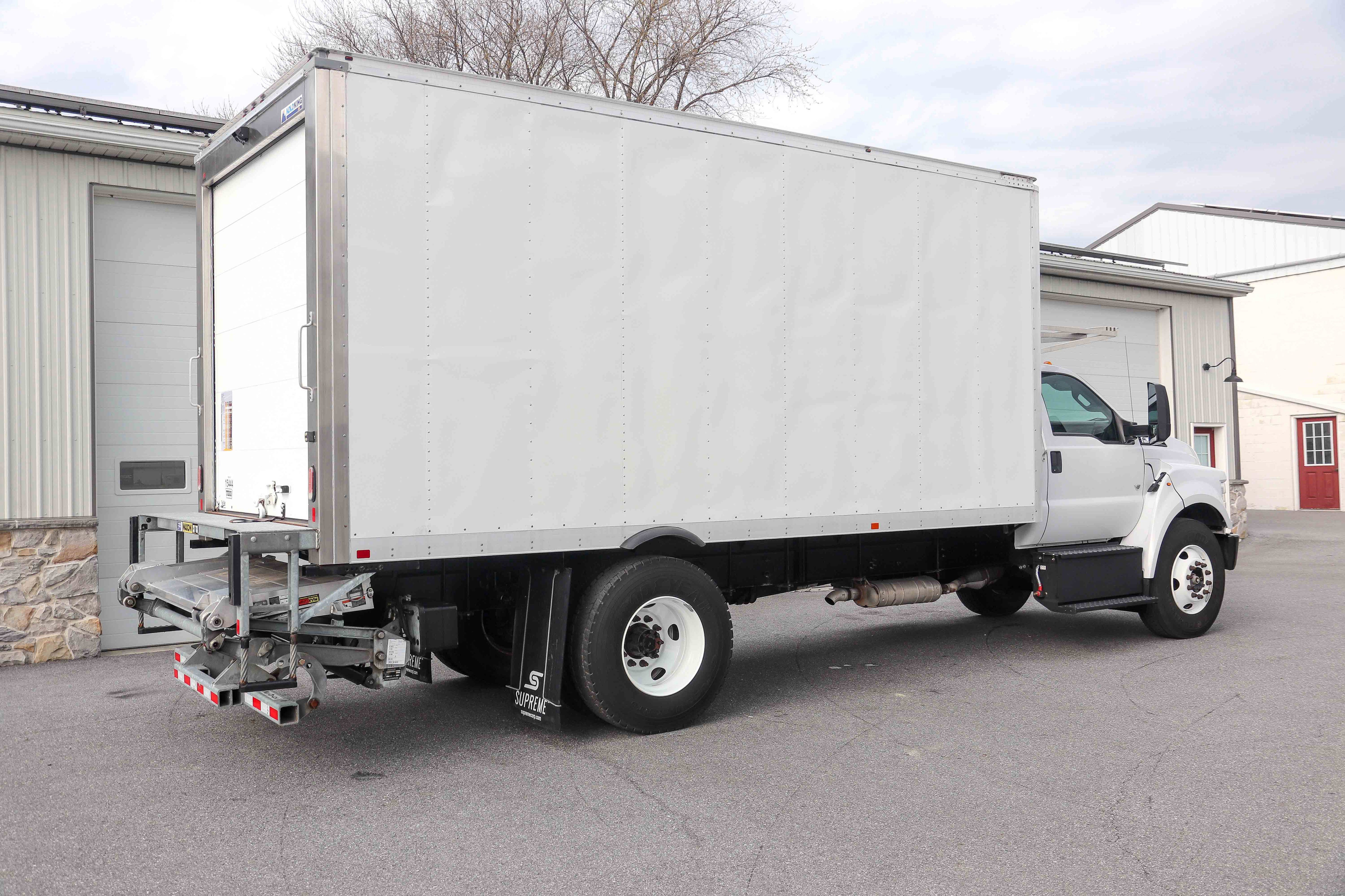 Used 2022 Ford F650 2WD Regular Cab Super Duty image 3