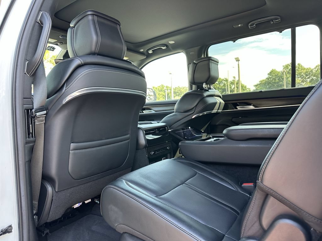 Used 2023 Jeep Grand Wagoneer 4WD image 18