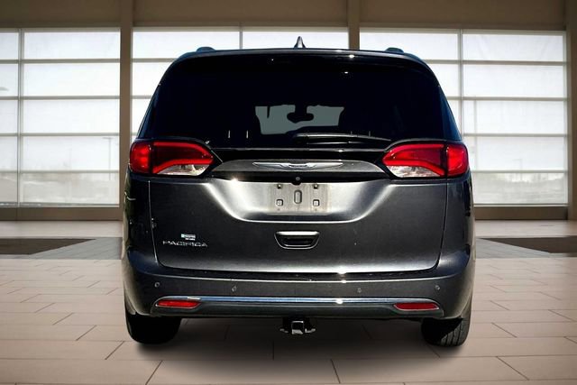 Used 2020 Chrysler Pacifica Touring-L image 4