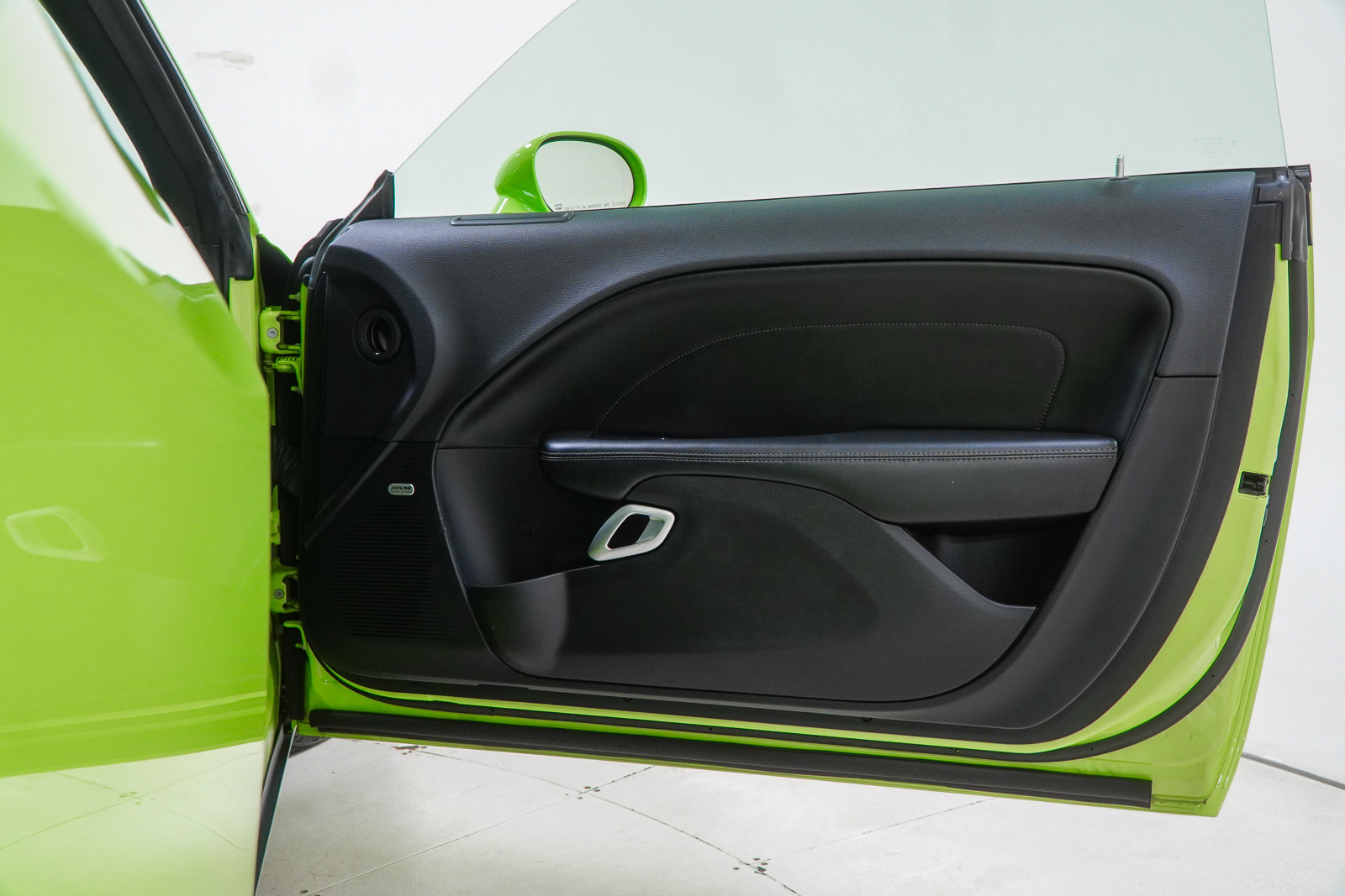 Used 2015 Dodge Challenger R/T Plus RWD image 40