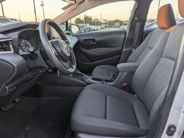 Used 2025 Toyota Corolla LE FWD image 25
