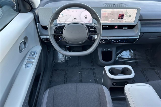 Used 2024 Hyundai Ioniq 5 SE image 16