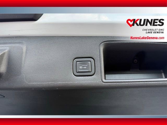 Used 2024 GMC Terrain SLT image 27