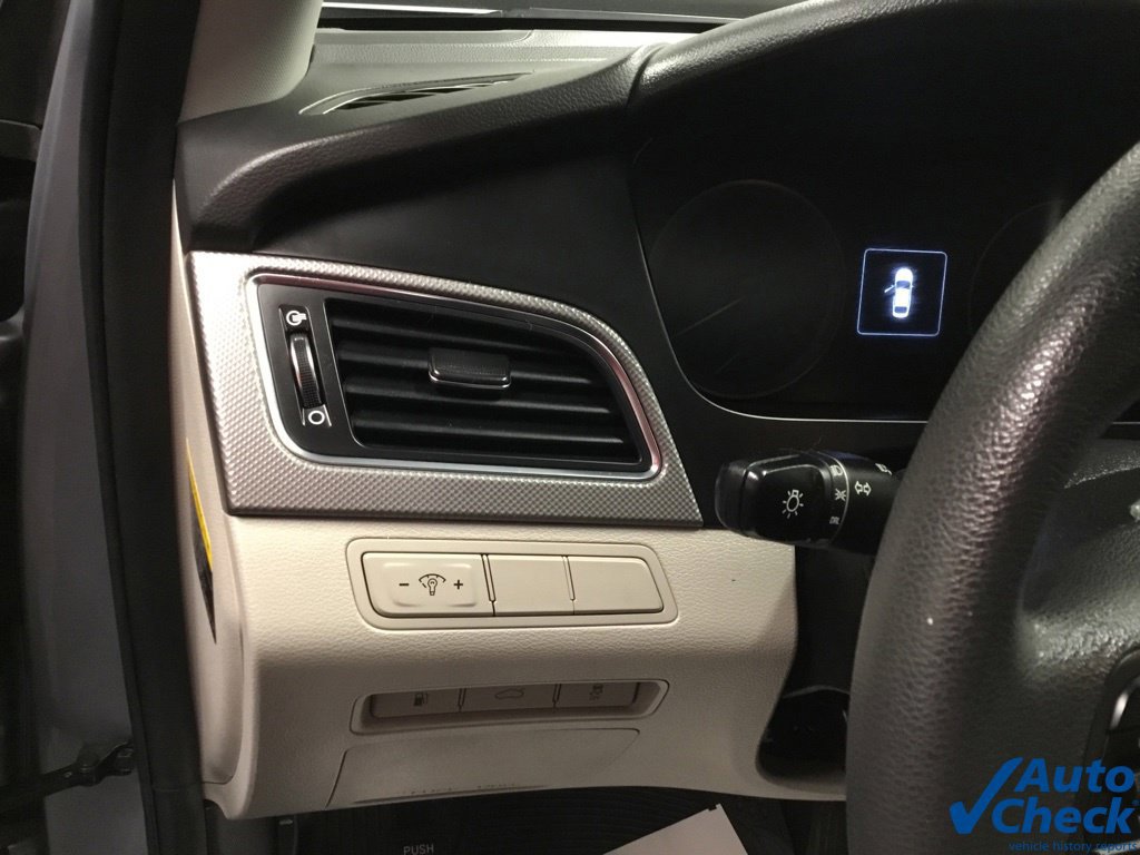 Used 2017 Hyundai Sonata SE FWD image 19