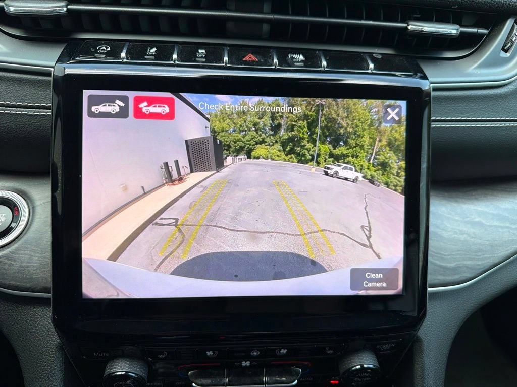 Certified 2023 Jeep Grand Cherokee Limited w/ Luxury Tech Group II AWD/4WD image 88