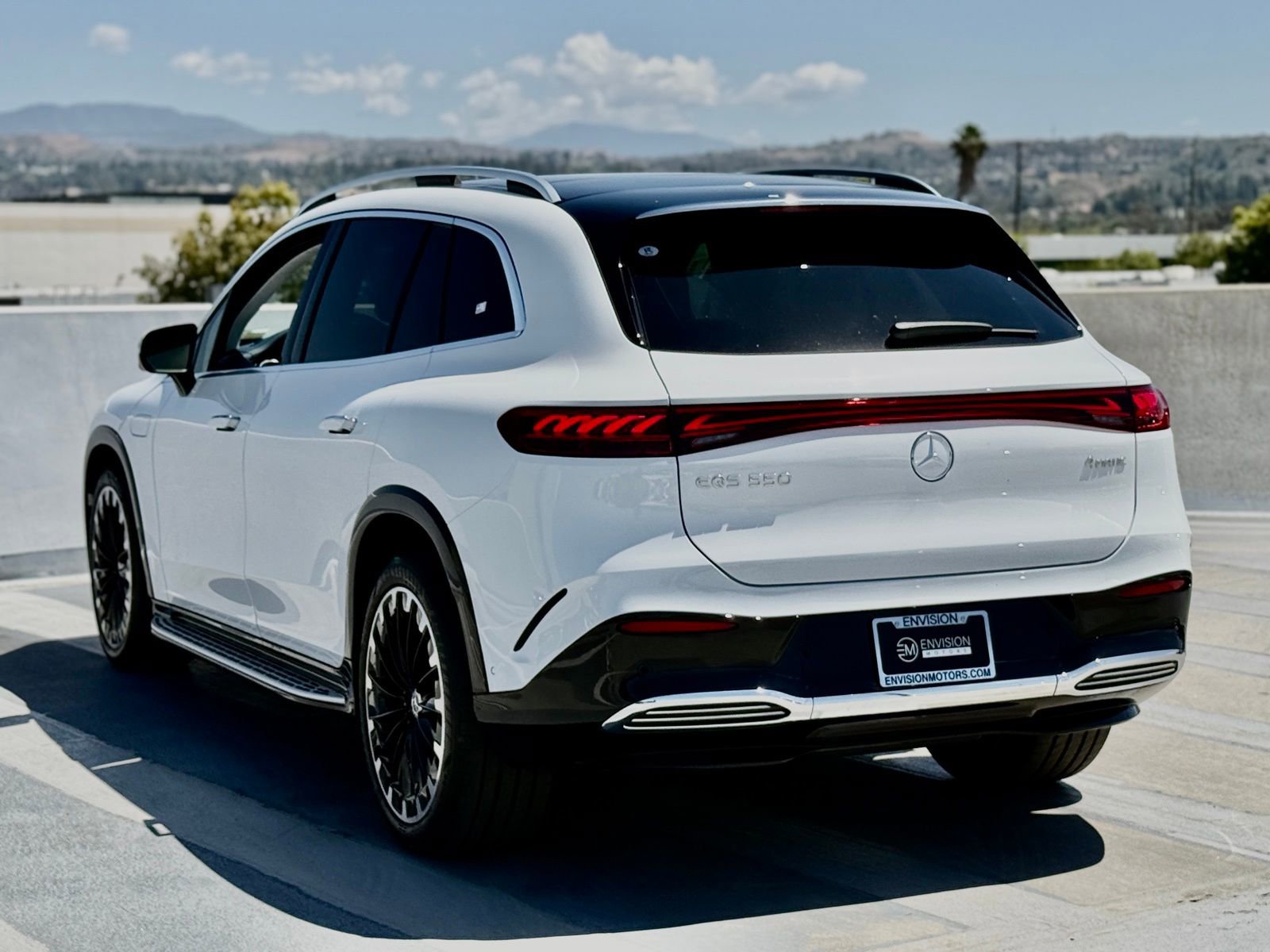 New 2026 Mercedes-Benz EQS 550 4MATIC SUV image 9