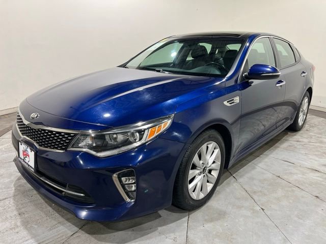 Used 2018 Kia Optima S w/ Panoramic Sunroof Package image 5