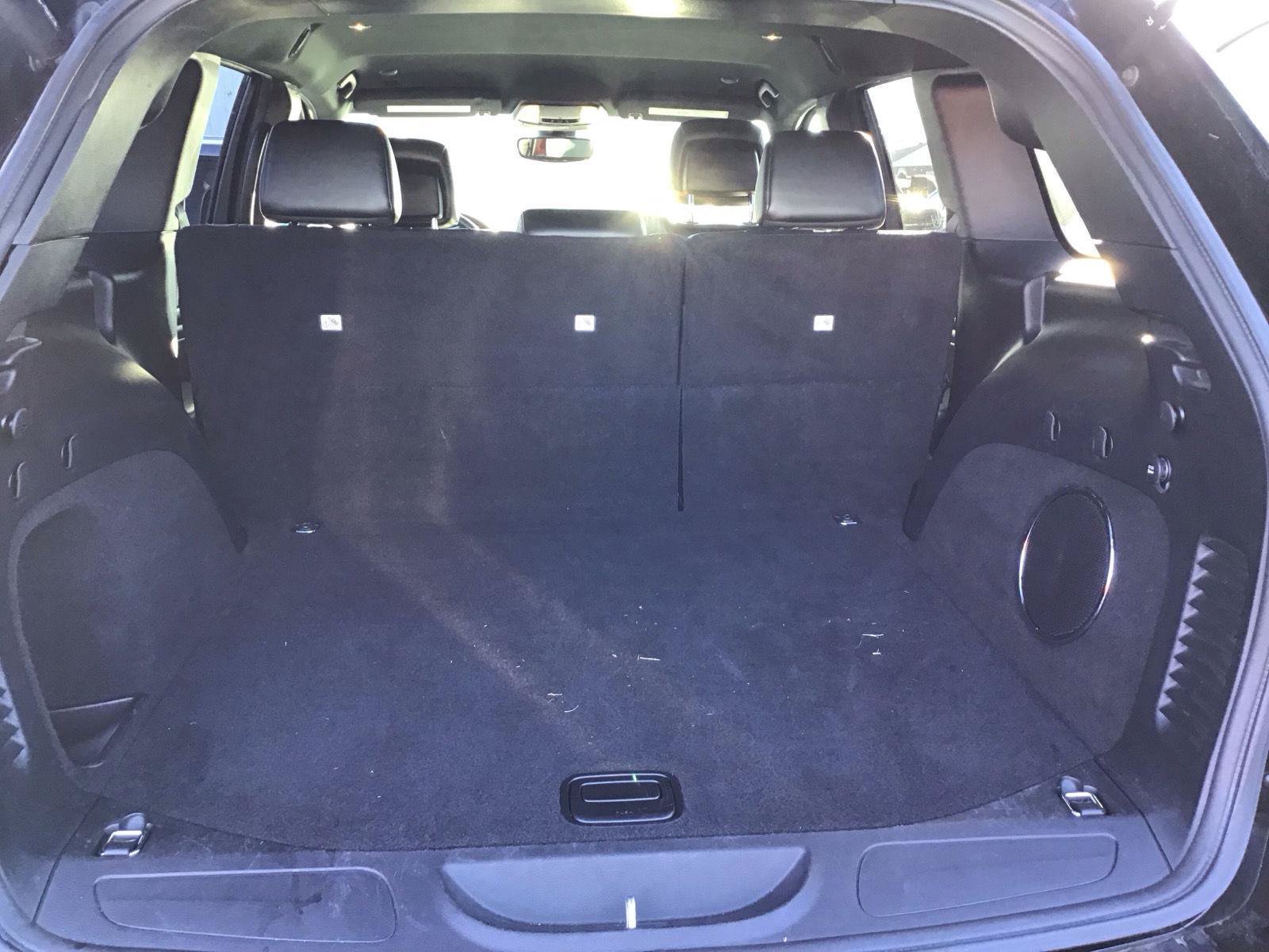 Used 2019 Jeep Grand Cherokee Laredo w/ Laredo X Package RWD image 3