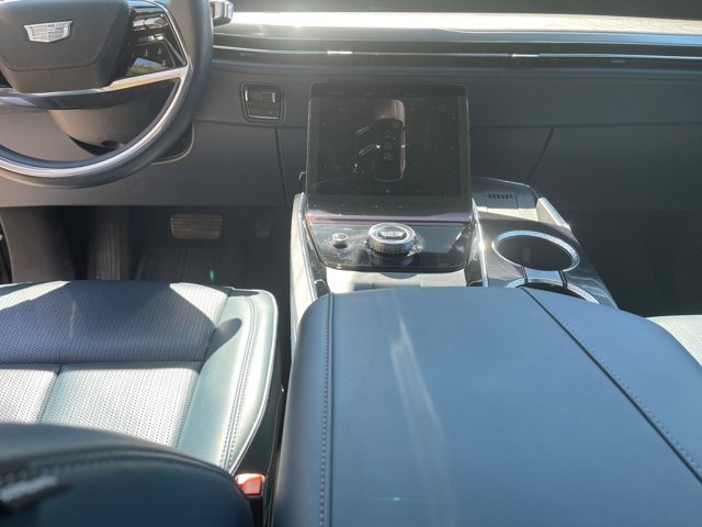 Certified 2025 Cadillac Escalade IQ Luxury 2 w/ LPO, Premium Carpet Package AWD/4WD image 12
