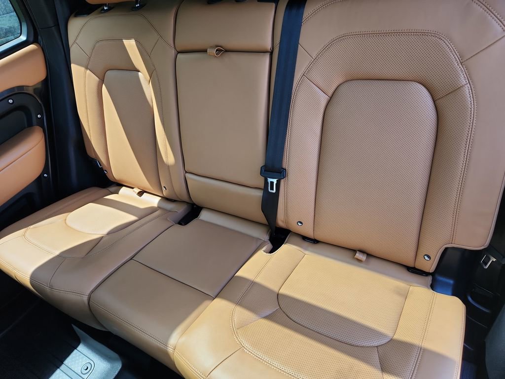 Used 2024 Land Rover Defender 110 V8 AWD/4WD image 24