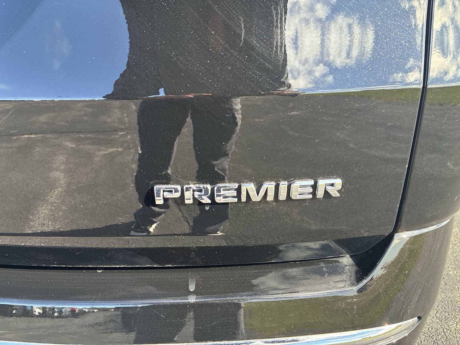 Used 2022 Chevrolet Traverse Premier image 32