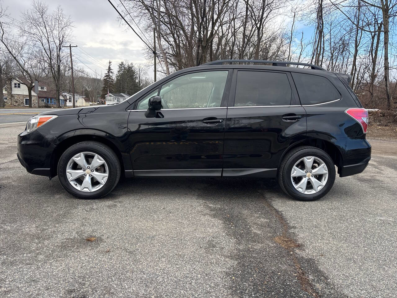 Used 2015 Subaru Forester 2.5i Limited AWD/4WD image 2
