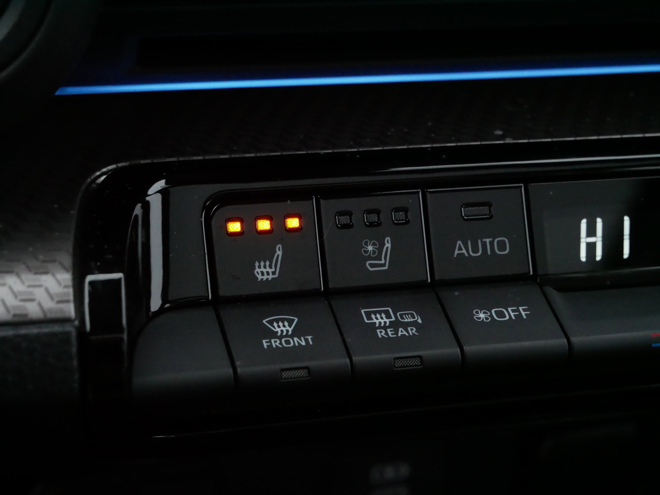 Used 2025 Toyota Prius Limited image 35