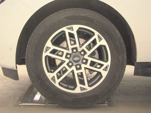 Used 2025 Ford Expedition Active image 19