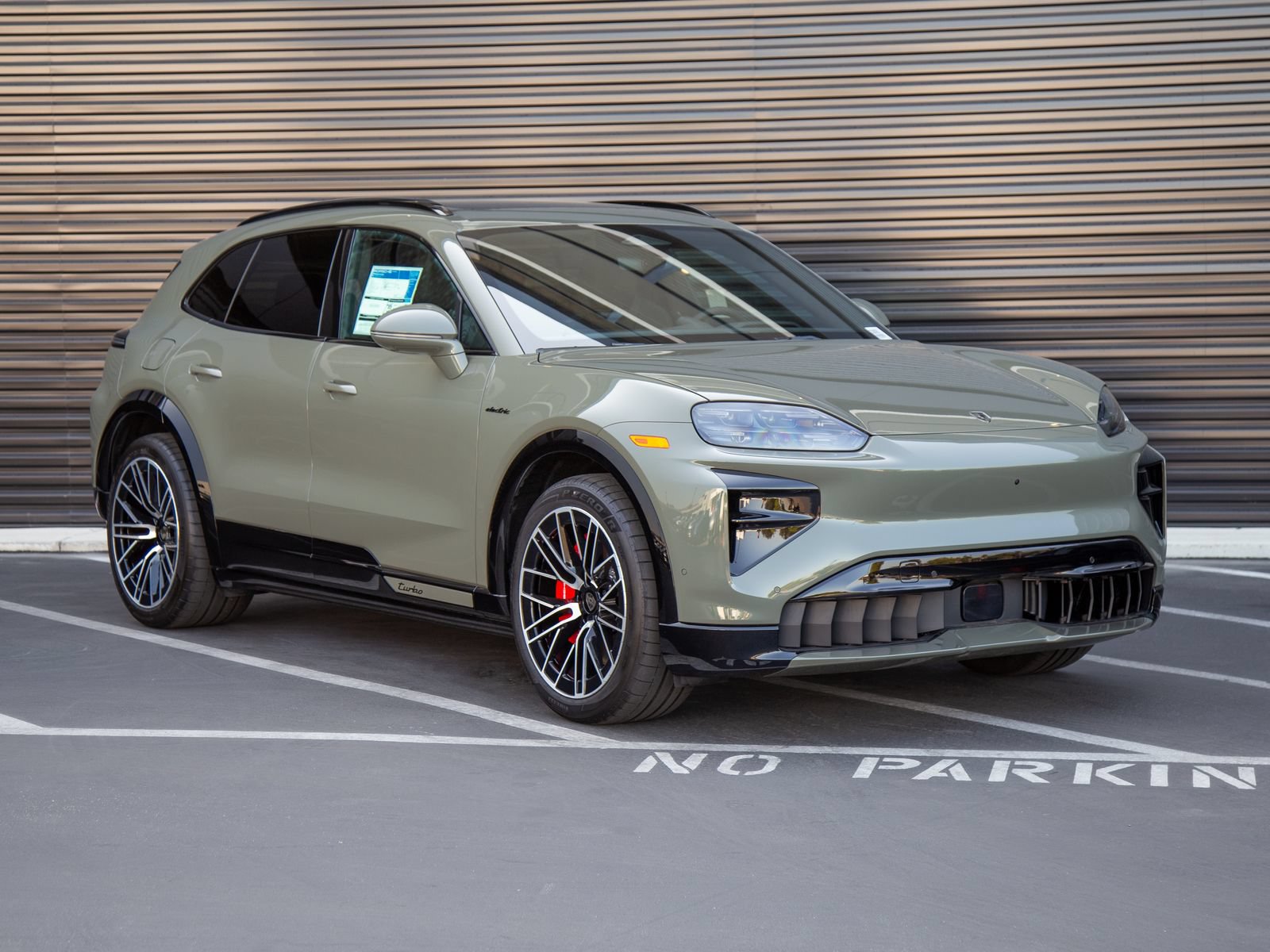 New 2026 Porsche Cayenne Turbo AWD/4WD image 9