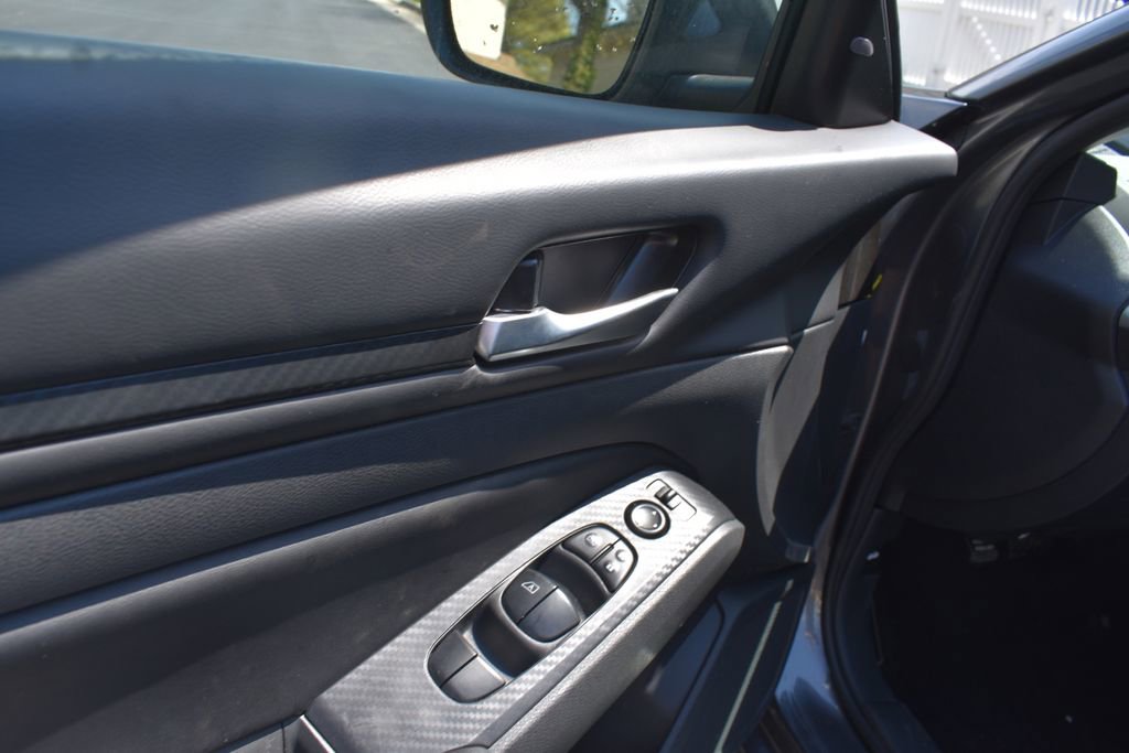 Used 2025 Nissan Altima 2.5 SV image 14