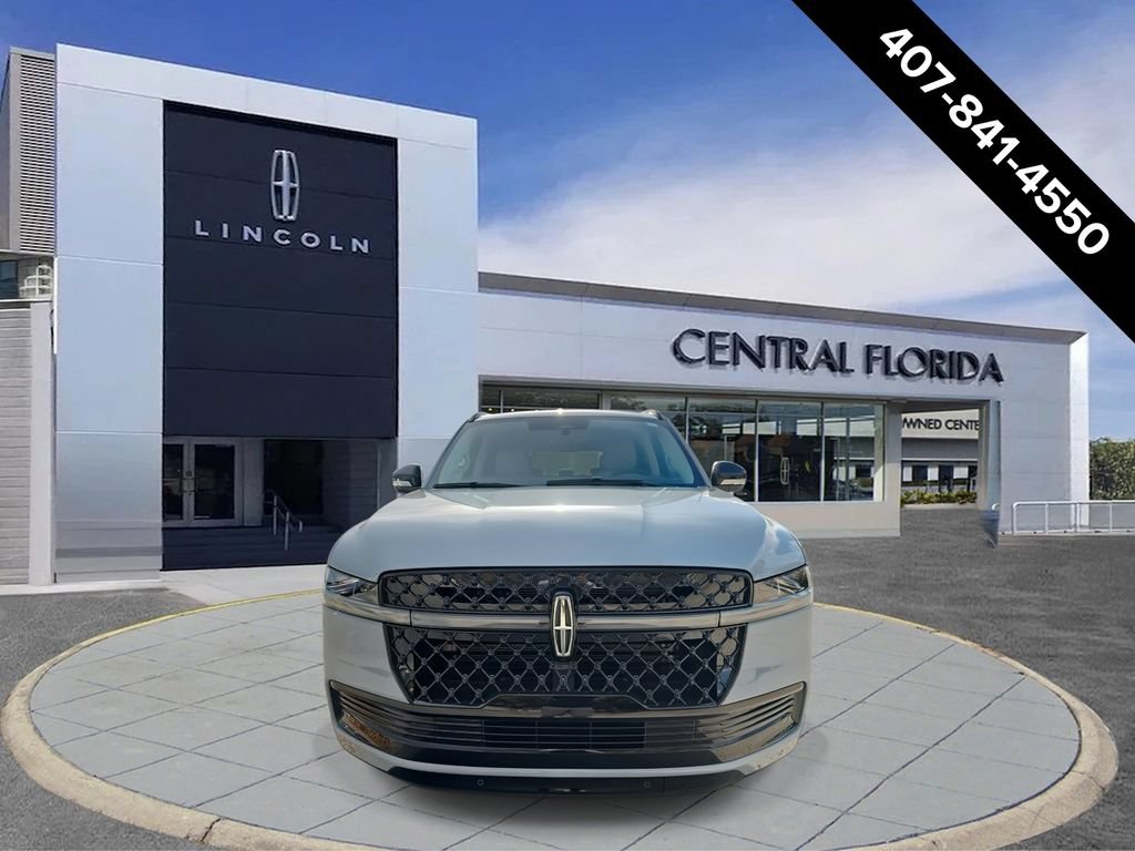 New 2026 Lincoln Navigator Reserve w/ Jet Appearance Package AWD/4WD image 2