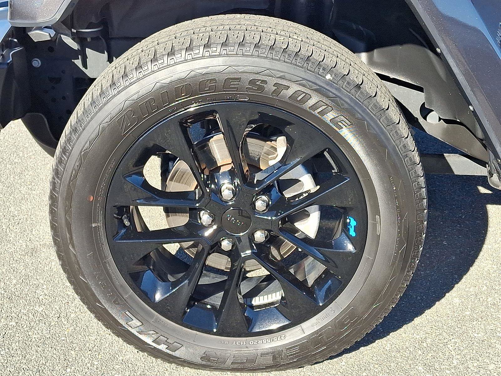 Used 2022 Jeep Wrangler Unlimited Sahara w/ Cold Weather Group image 10