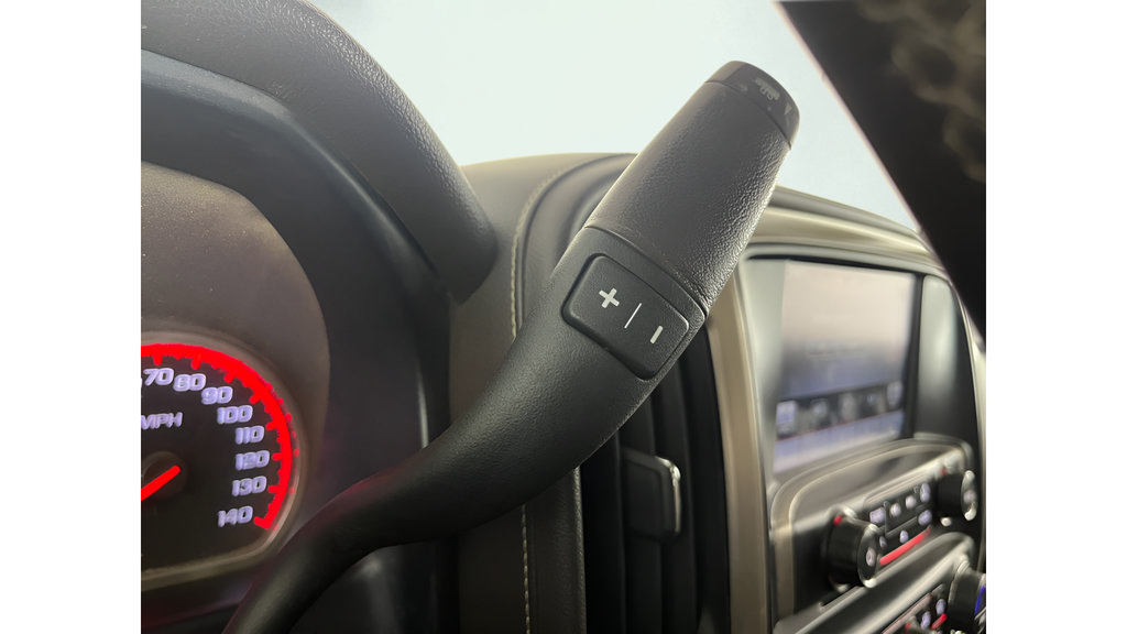 Used 2015 GMC Sierra 2500 Denali w/ Duramax Plus Package AWD/4WD image 22