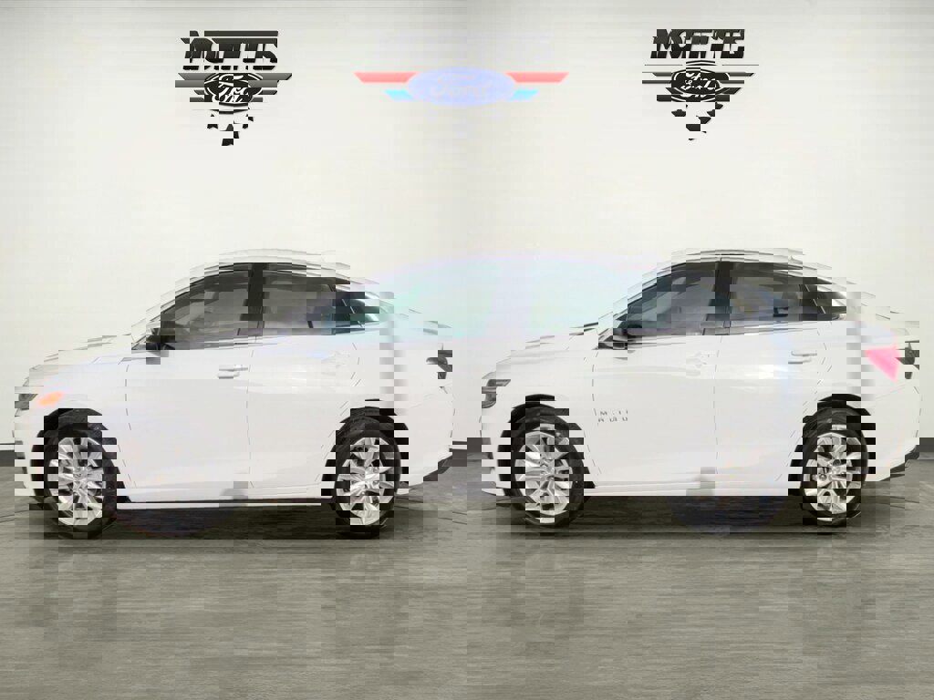 Used 2024 Chevrolet Malibu LT image 2