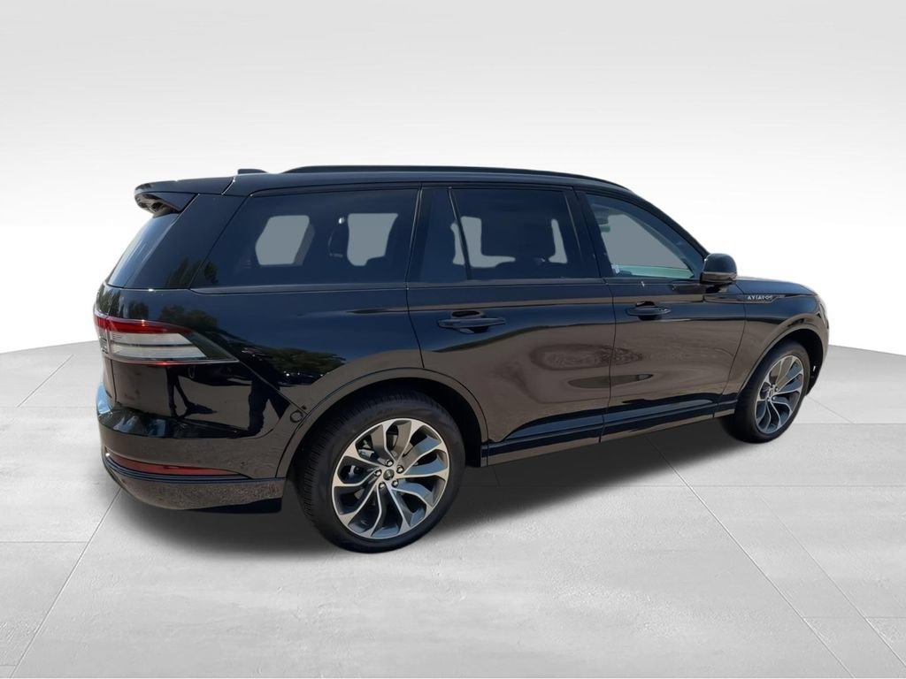 New 2026 Lincoln Aviator AWD w/ Jet Appearance Package image 9