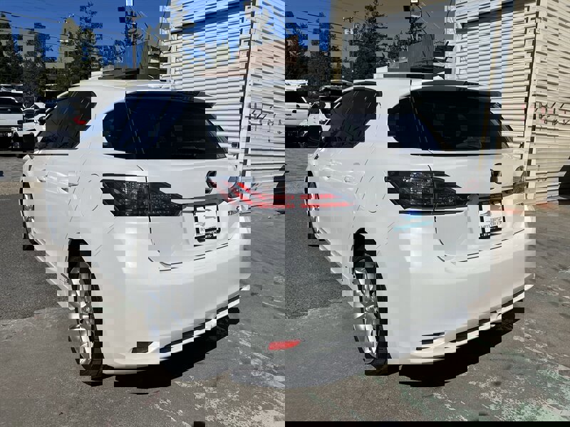 Used 2012 Lexus CT 200h Premium w/ Premium Audio Pkg image 3