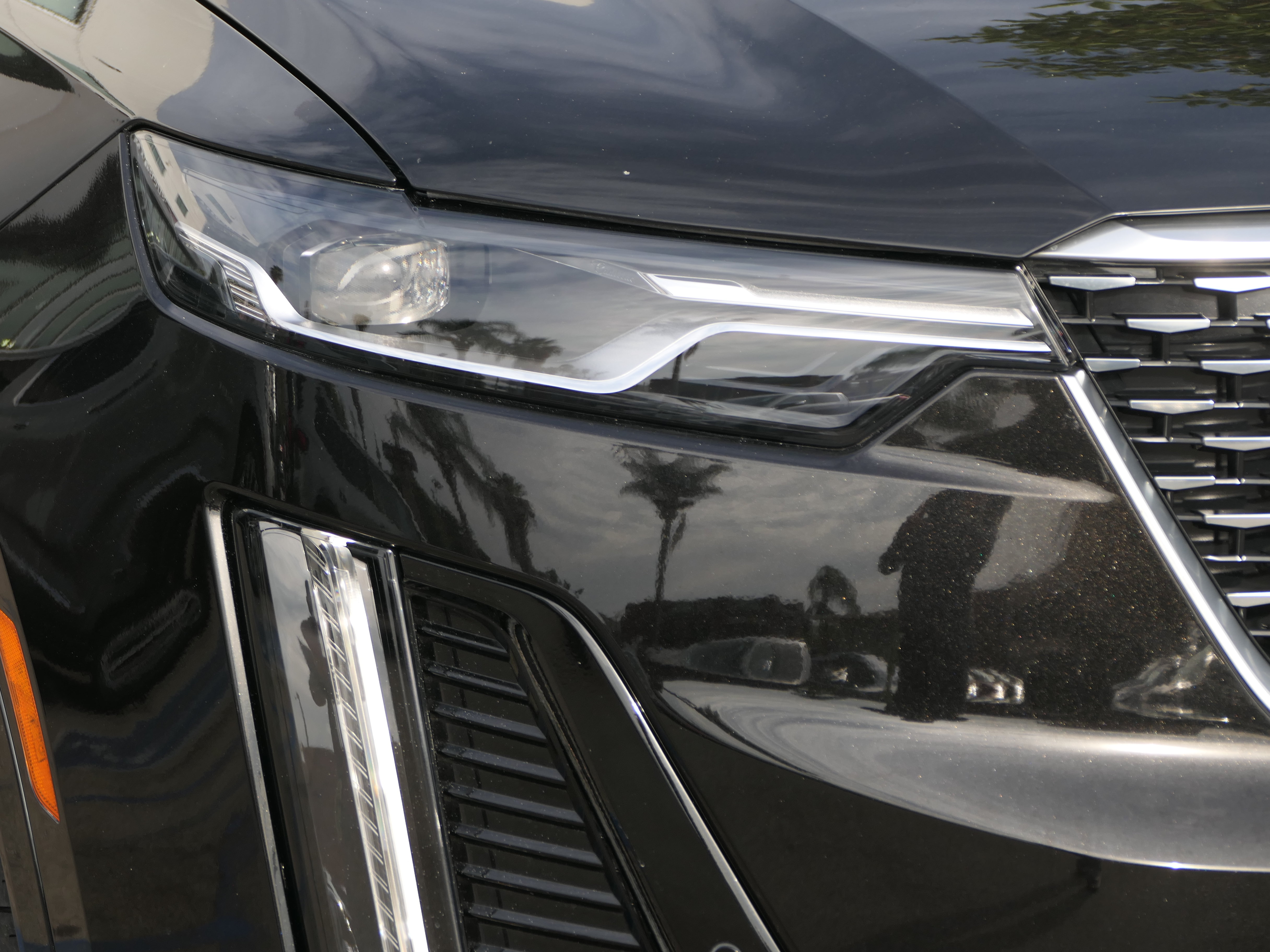 Certified 2025 Cadillac XT6 Premium Luxury FWD image 9