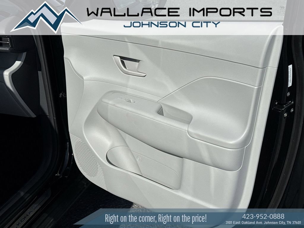 Used 2025 Hyundai Kona SEL image 36