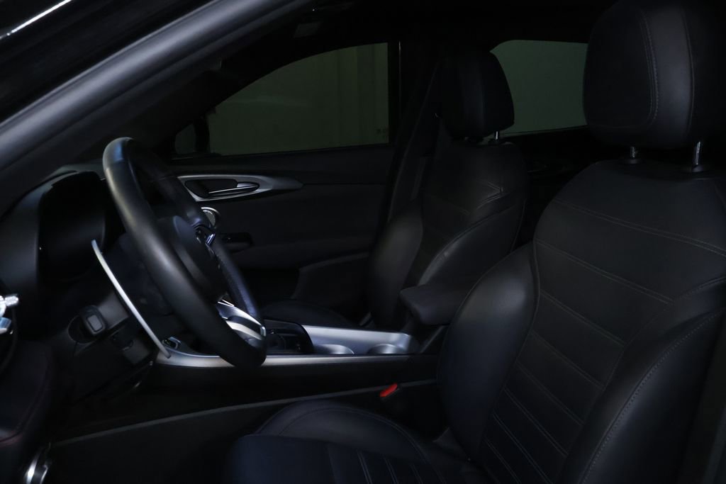 Used 2024 Dodge Hornet R/T Plus w/ Tech Pack Plus w/o Parking image 16