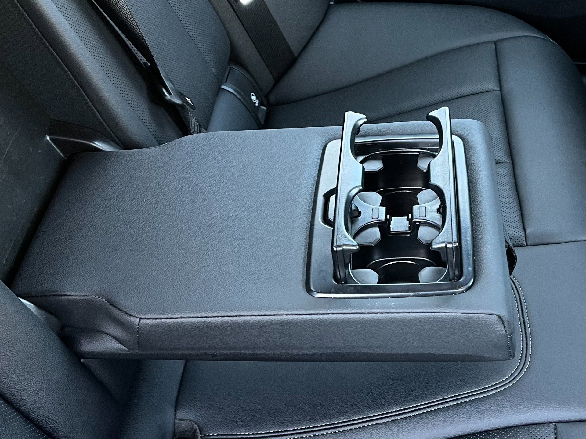 Used 2024 BMW 330i xDrive Sedan w/ Premium Package image 28