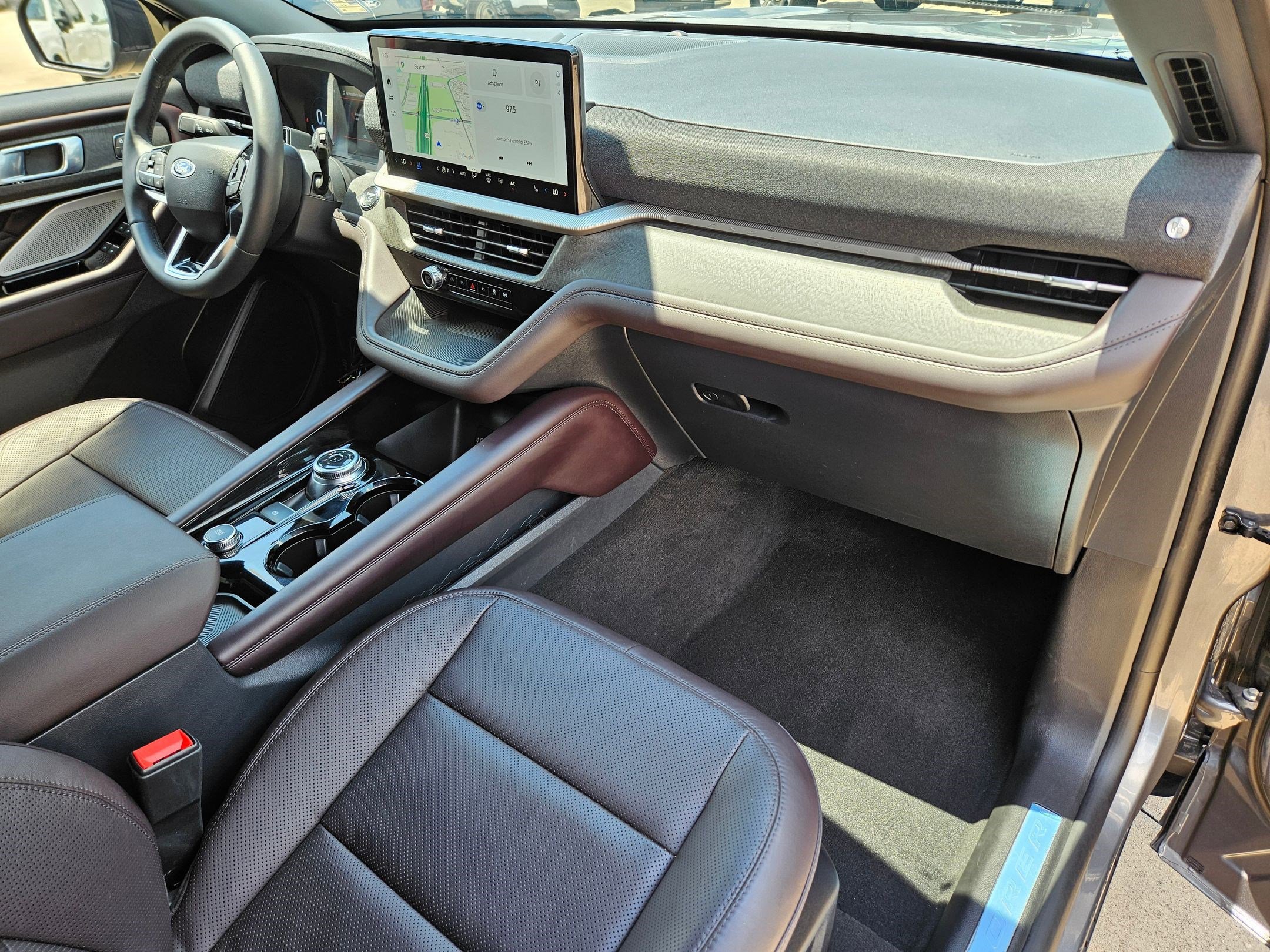 Used 2026 Ford Explorer Platinum w/ LUX Leather Package AWD/4WD image 45