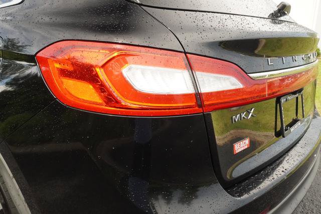 Used 2016 Lincoln MKX Reserve w/ Technology Package FWD image 35