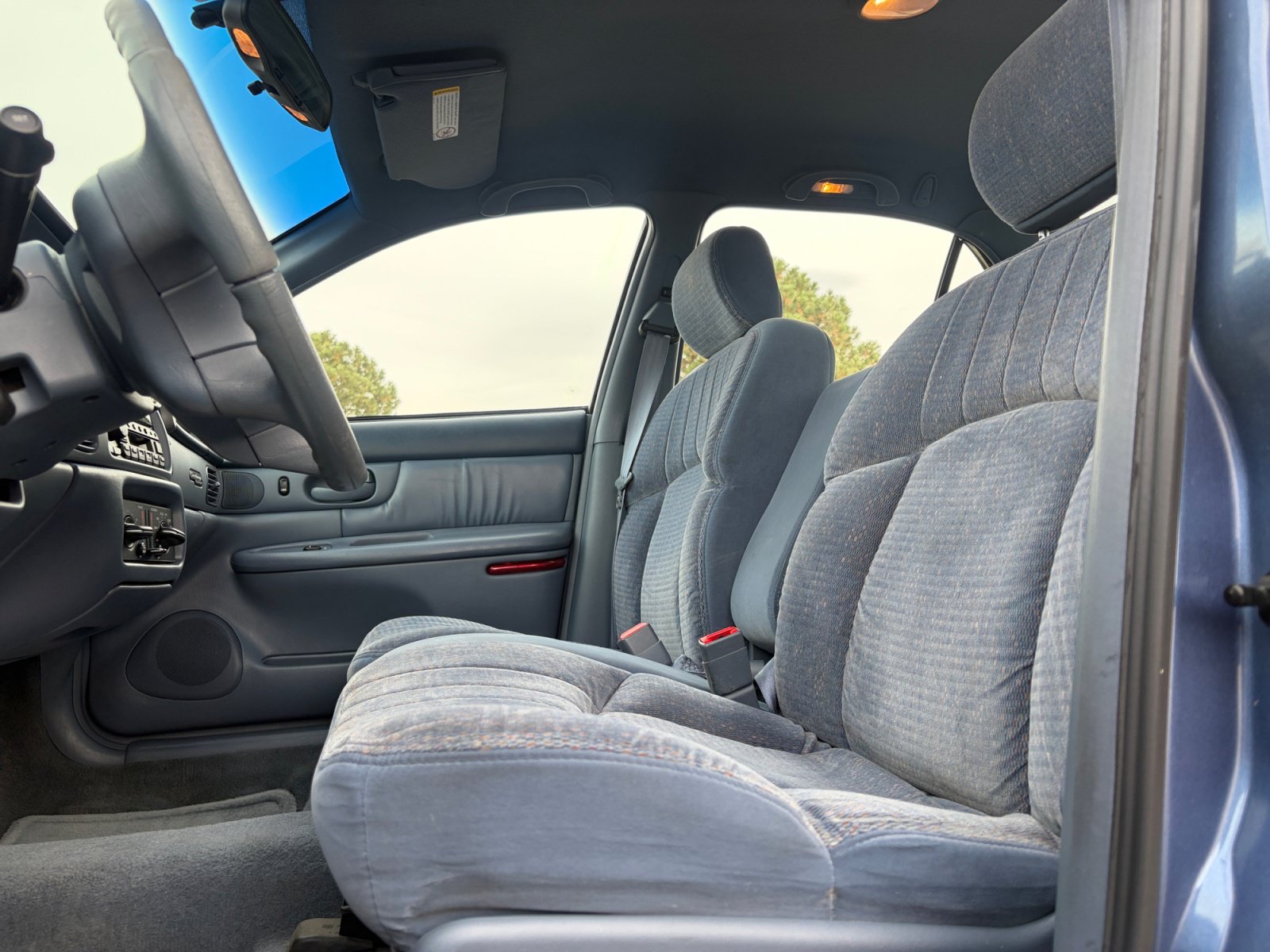 Used 2000 Buick Century Custom w/ Premium Opt Pkg FWD image 12