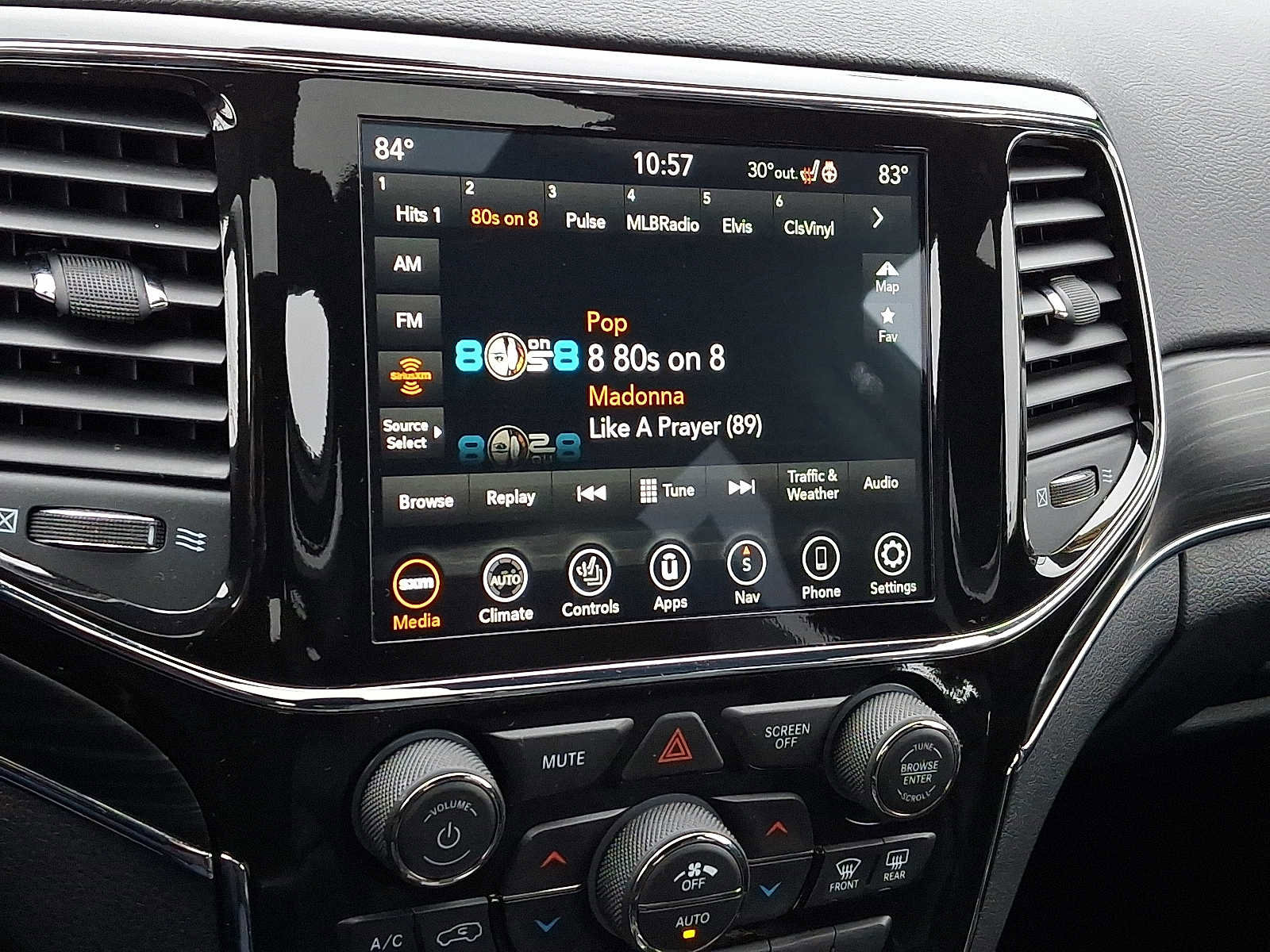 Used 2022 Jeep Grand Cherokee Limited image 18