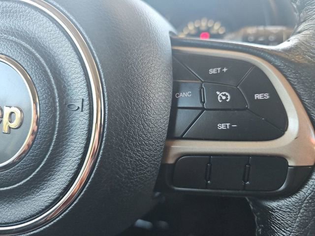 Used 2015 Jeep Renegade Latitude w/ Popular Equipment Group AWD/4WD image 32