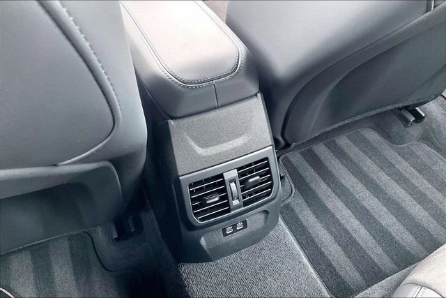 Used 2025 BMW M235i xDrive w/ Technology Package image 25