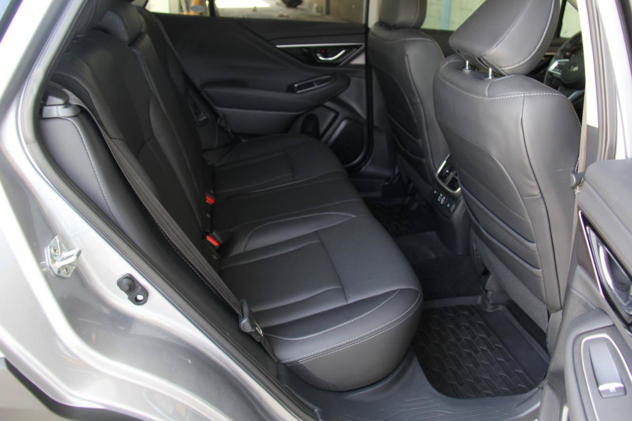 Used 2025 Subaru Outback Touring XT AWD/4WD image 31