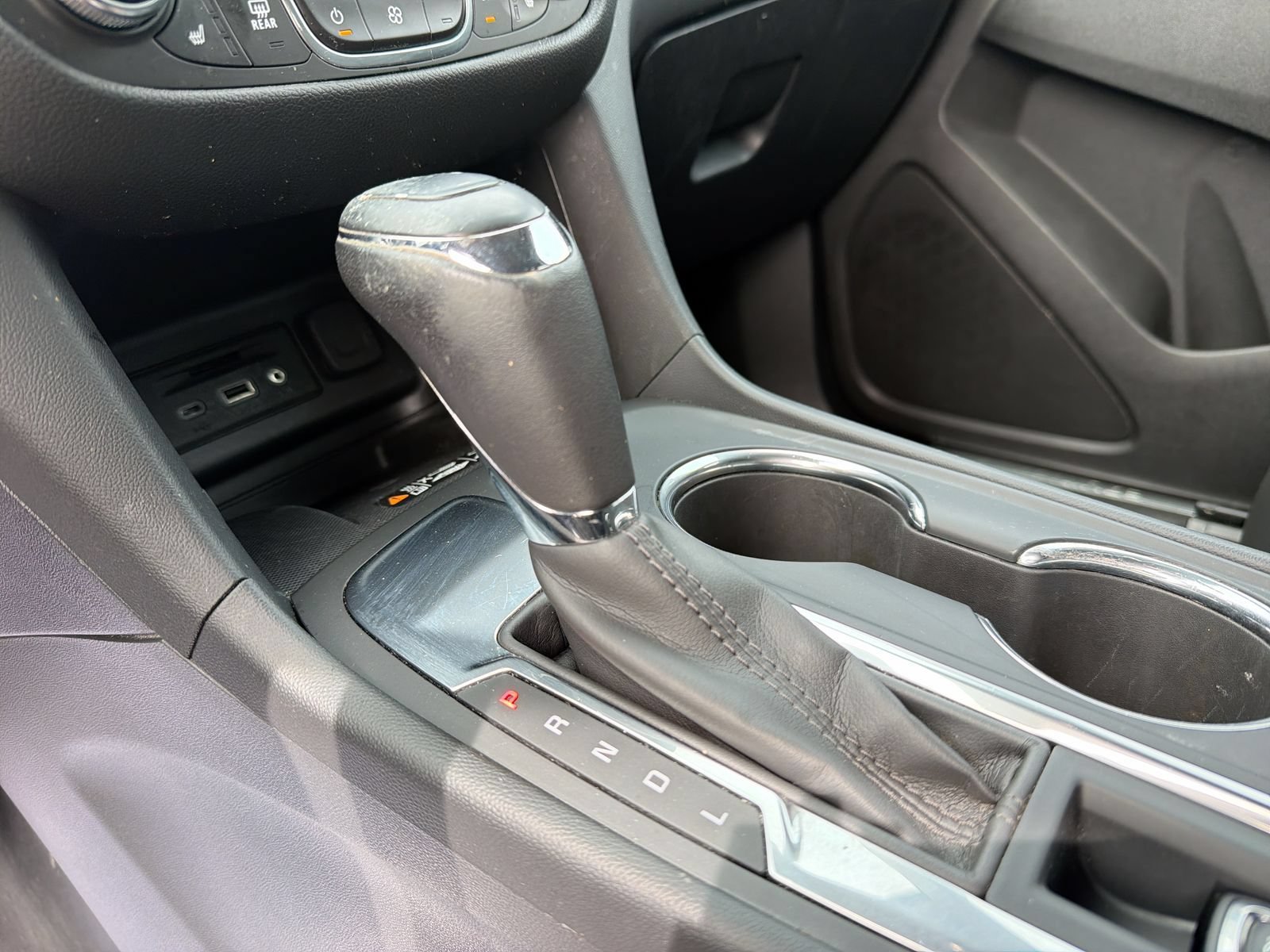 Used 2019 Chevrolet Equinox Premier FWD image 34