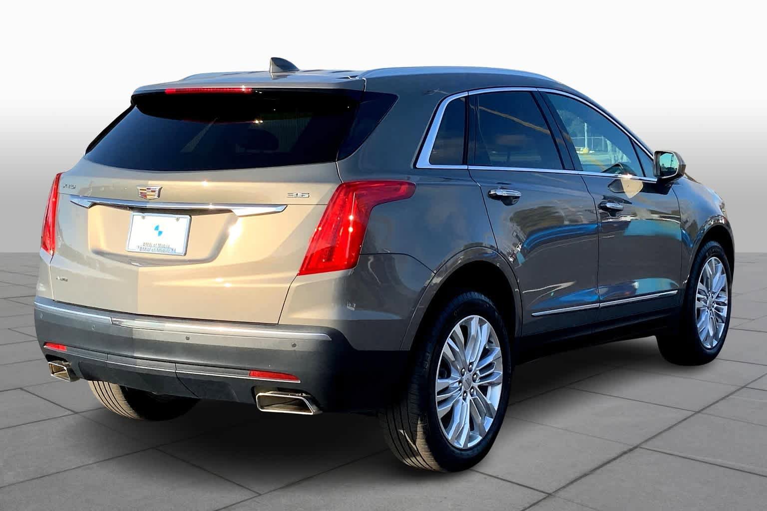 Used 2018 Cadillac XT5 Premium Luxury AWD/4WD image 12