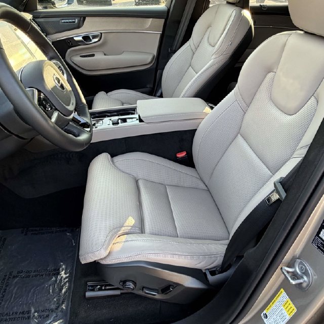 Used 2026 Volvo XC90 B6 Ultra w/ Lounge Package AWD/4WD image 24