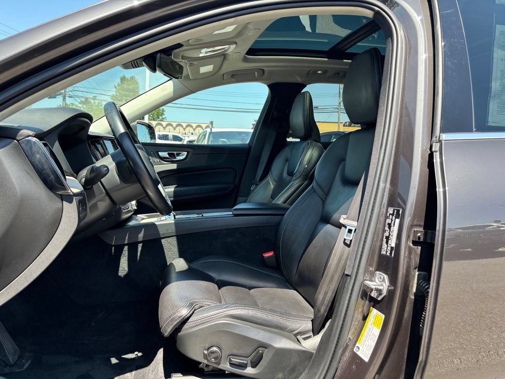 Used 2022 Volvo XC60 B5 Inscription w/ Advanced Package AWD/4WD image 19