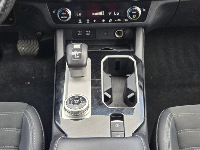 Used 2025 Mitsubishi Outlander SE AWD/4WD image 17