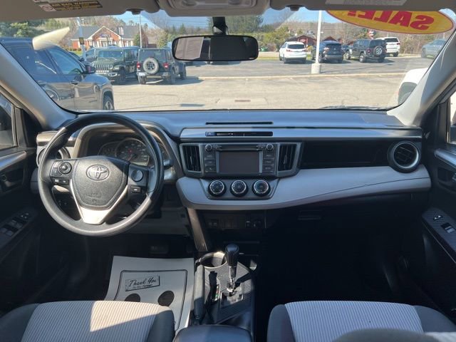 Used 2015 Toyota RAV4 LE image 15