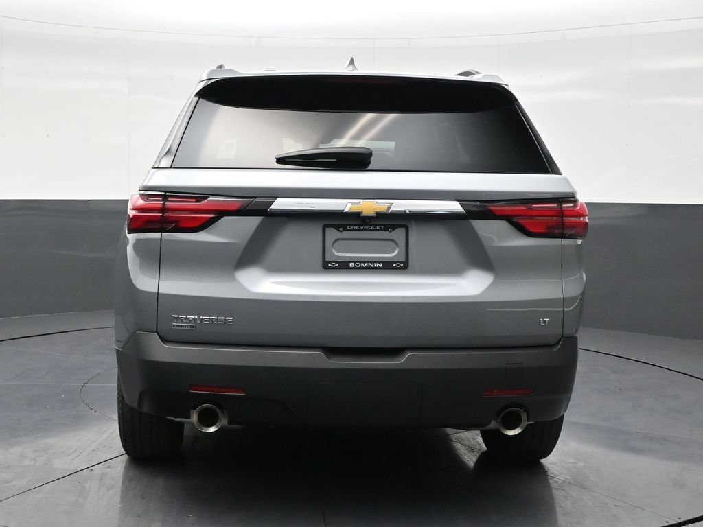 Used 2024 Chevrolet Traverse LT FWD image 4