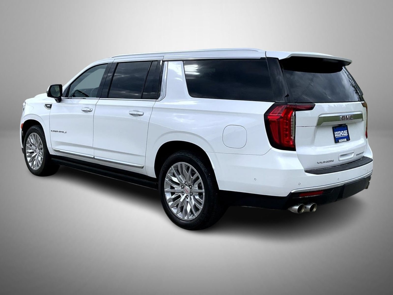 Used 2023 GMC Yukon XL Denali w/ Denali Reserve Package AWD/4WD image 7