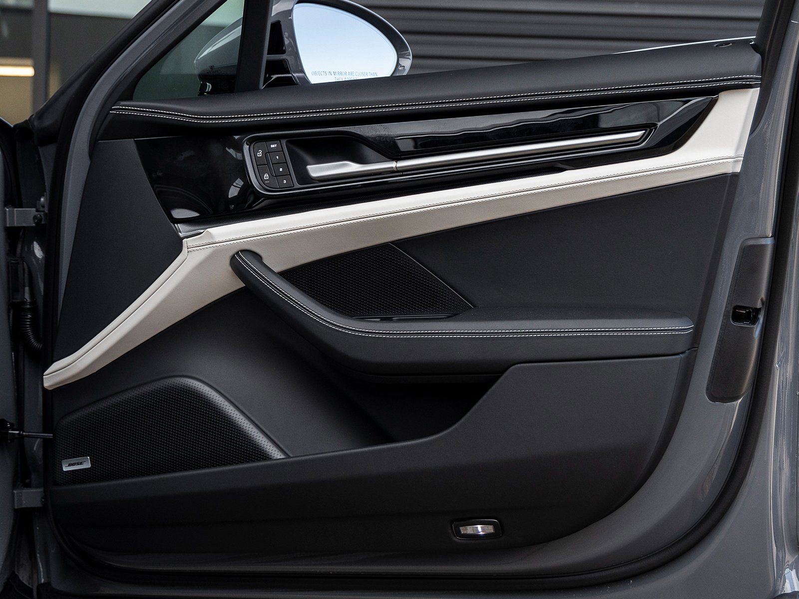 Certified 2025 Porsche Panamera 4 image 41